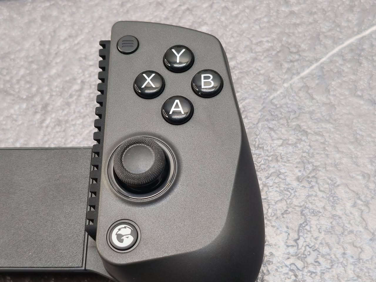 🎮 حوّل موبايلك إلى جهاز ألعاب احترافي مع يد التحكم من GameSir!
إذا كنت من محبي ألعاب الموبايل وتريد أداءً احترافياً واستجابة سريعة بدون تقطيع أو تأخير، يد التحكم من GameSir هي الخيار المثالي لك!

​✨ المميزات:

​🎯 دقة عالية في التصويب والحركة: استجابة فورية تمنحك الأفضلية في ألعاب الأكشن والبلاي ستيشن.

​✋ مريحة لليد: تصميم مريح لمنع الإجهاد أثناء الجلسات الطويلة.

​📱 قابلية للتعديل: تناسب أجهزة الموبايل بمختلف الأحجام.

​⚡ جودة تصنيع متينة: أزرار ومحاور تحمل استخداماً مكثفاً.

للاستفسار، يرجى التواصل عبر الاتصال أو الواتساب على الرقم ***********، او عبر الرابط https://wa.me/message/TZ6U44S42JMOD1
