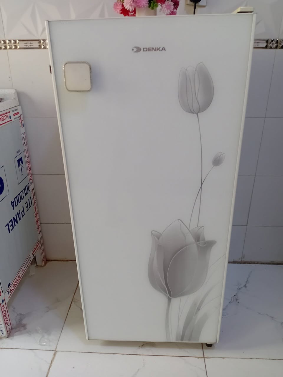 سلام عليكم
ثلاجه نوع دنكا اصلي حجم ١٠ قدم نضيفه جدا 
كفاله عامه تصليح زنجار خياس 
مضبوطه كلش للبيع سعر ١٢٥ الف مكاني تنومي صالحيه شراي بخدمته ***********
