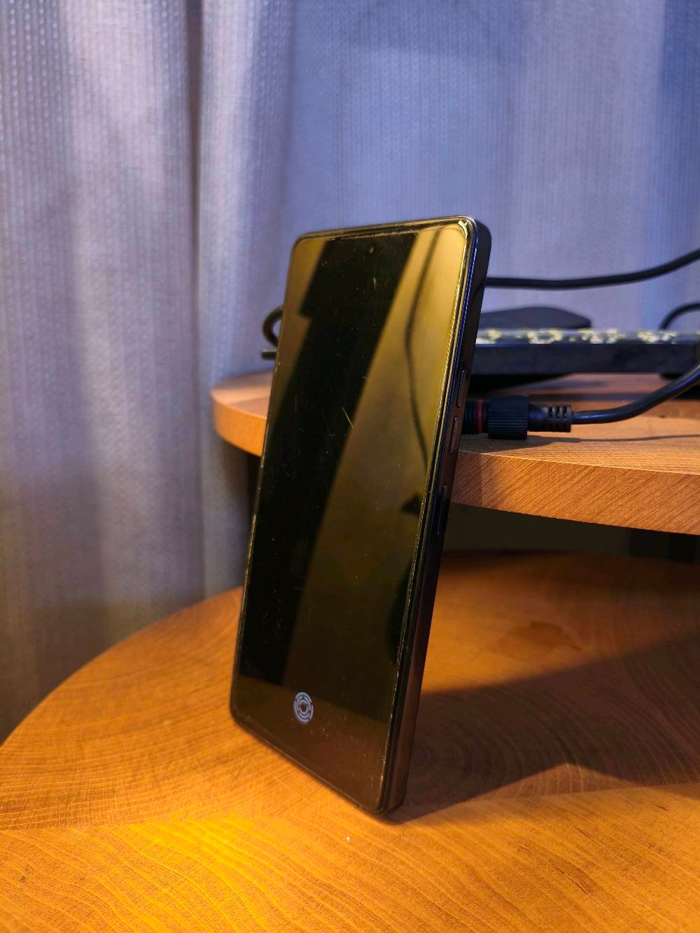 TECNO POVA 6 Pro 5G 🔥
للبيع تكنو بوفي 6 برو 5 جي بي نقطه بشاشه ماماثره
🔹 الرام: 12GB + 12GB 
🔹 الذاكرة: 256GB
🔹 المعالج: Dimensity 6080 5G
🔹 الكاميرا الخلفية: 108MP 📸
🔹 الكاميرا الأمامية: 32MP
🔹 البطارية: 6000mAh 🔋
🔹 شحن سريع 70W ⚡
🔹 شاشة AMOLED 120Hz
🔹 يدعم 5G
🔹 يدعم ببجي120 فريم 🎮
🔹 الجهاز نظيف جدًا  ما مفتوح ولا اي شي كدام عينكم الجهاز بي نقطه بشاشه  
العنوان : بغداد البياع حي التراث
السعر: 220
***********