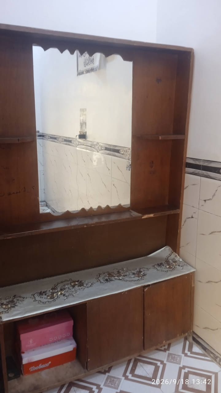 غرفه للبيع مكاني بابل الحمزه الغربي عليه السلام واني مااعرف سعرهه الي يريدهه يقيمه بحضه وبخته وياخذهه
هاذه رقمي ***********

نص مكتوب في الصور:
- 2026/9/18 13:13
- 2026/9/18 13:15
- 2026/9/18 13:18
- 2026/9/18 13:42
- 2026/9/18 13:41