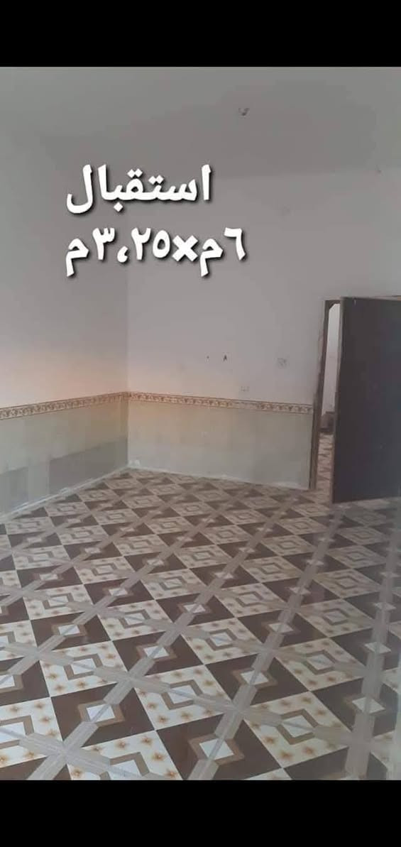 بيت للبيع مساحة 140,
العنوان ابورمانه خلف مركز الحسين 
للإستفسار ***********

نص مكتوب في الصور:
- غرفه نوم
- ٥م×٣,٥ م
- صاله
- ٥م×٤,٥م
- استقبال ٦م×٣,٢٥م
- مطبخ 3*3 متر