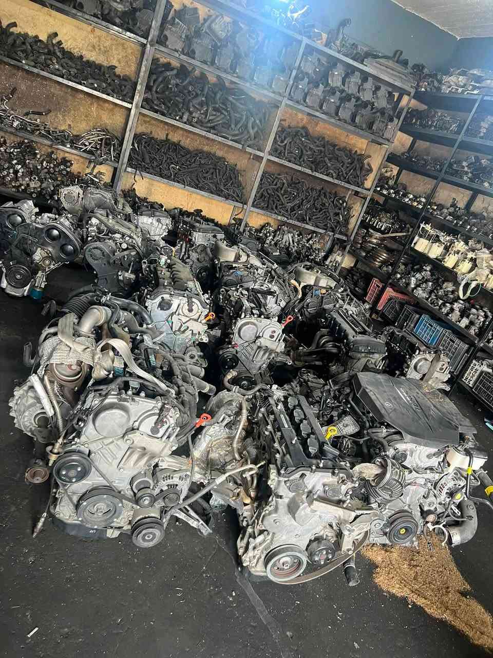 يوجد جميع محركات السيارات الكوريه 4 سلندر و V6 تيربو و بدون تيربو 
شركة ماهر الحجار 
يوجد توصيل لجميع محافظات العراق 🚚 
للتواصل
***********….. ‭***********‬….. ‭***********‬
