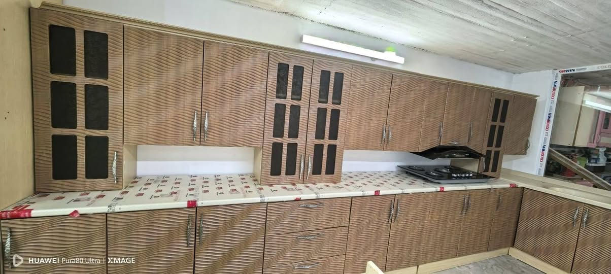 سێتی کەوانتەری تورکی باڵۆن پریس
 دەستی دووە زۆر پاک ماوەتەوە
تەباخ و مرەشەحی زۆر جوان و باشی لەگەڵەسێتی 
قیاسی درێژی کەوانتەر 6/15 مەترە
دڕێژی سنگکە 2/15
ناونیشان /سلێمانی /هەواری شار
*********** السليمانية, العراق
