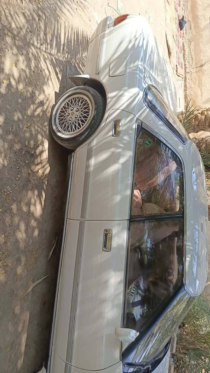 السلام عليكم سياره مارك مديل 91 سياره مصبوغه صبغ عام من الجماليه تبريد شغال
حداديه جديده  رقم انكليزي السياره حيل نضيفه كير وكينه جديدد السياره نضيفه كلش احله من الصور تعال وشوف بعينك سعر 50 وبيه مجال لشراي  ***********

