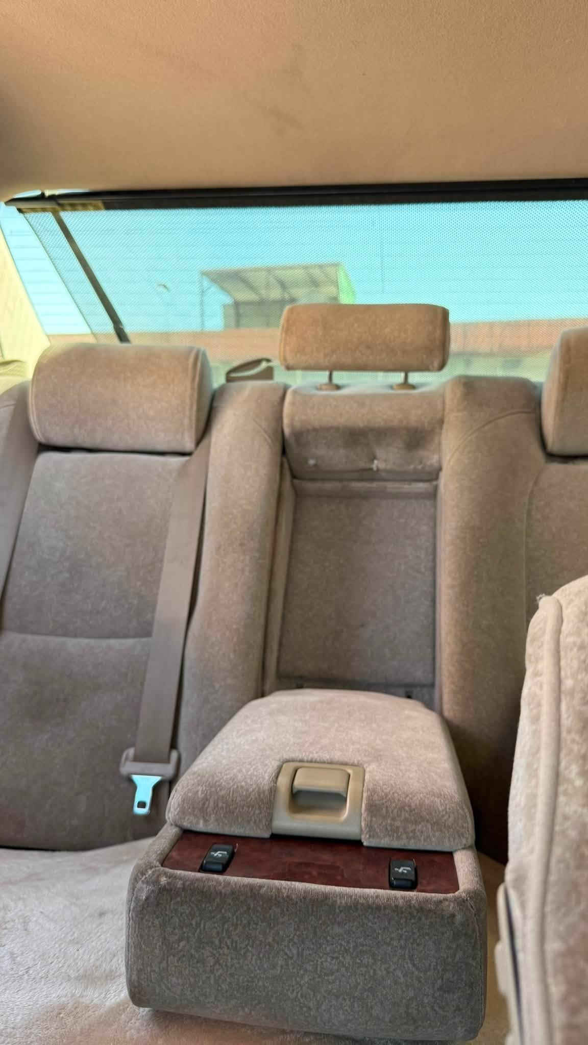 مەلیکەی موس ٣٨ گەڵا
مەلیکەی موس ٣٨ گەڵا
مەلیکەی موس 
دیفۆری بچوک 171 
کۆد و بارکۆدی پێوەیە 
پێشەوە لای سایەقی دەعمە 
پێش و دوا کریستاڵ و پەردە و چوار کوشن کارەبا 
***********
