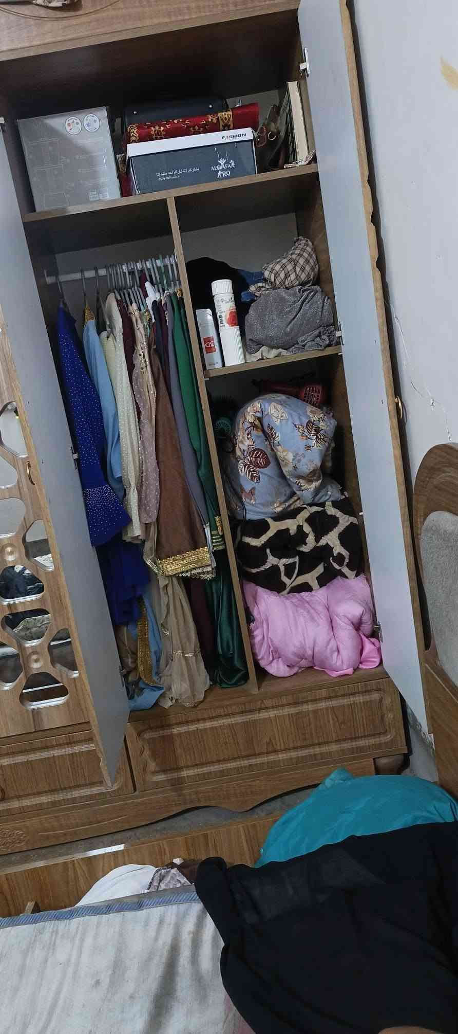 غرفة نوم • ٧ قطع • كنتور ٦ باب