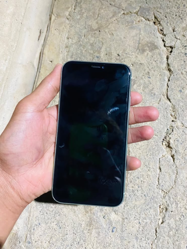 السلام عليكم جهاز ايفون يدعش عادي مبدل شاشه اصليه ثلاث خيارات فيس ايدي واكف دبل سيم 128 
يرهم مراوسه
 
السعر 200 قفل قفل قفل 🔒