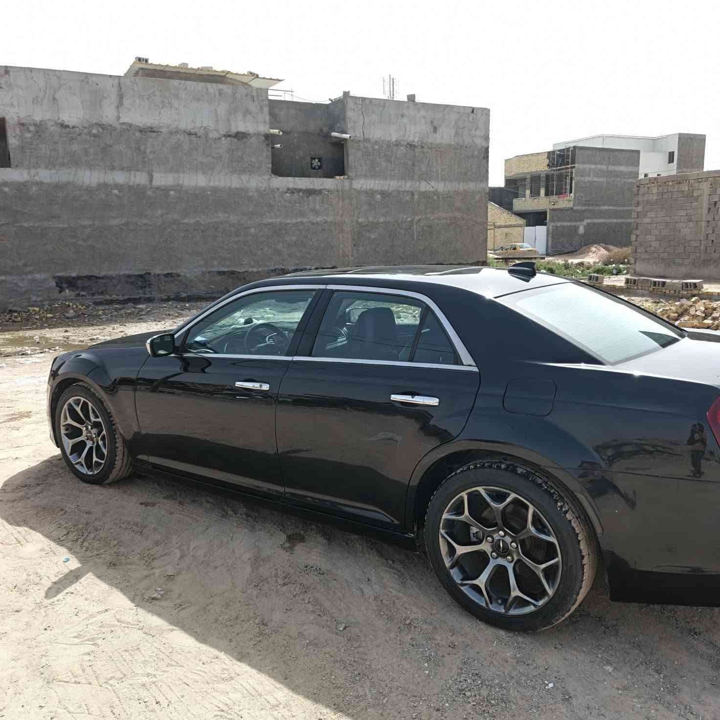 السلام عليكم
للبيع كرايسلر C300 اوباما  
2016أصل ماشيه 99 رقم بصره الدولي شرط التحويل 
 V6/3600
تو ويل
 
المواصفات/
كير ماوس 8 نمر
بانوراما قطعتين
تشغيل عن بعد
كشنات تدفئه تبريد
كشنات كهرباء جلد اسود
لايت زينون عدسه
شاشه كبيره تدعم كاربلي
بصمه تشغيل وأبواب
خزن ميموري
كامرا خلفيه
ستيرن كهرباء
تبريد قطعتين
تحكم ستيرن جهتين مع مثبت سرعه
مري كهرباء
برده خلفيه كهرباء
ويل20 بلادي
باقي المواصفات معروفه
‏‪***********‬‏
***********
