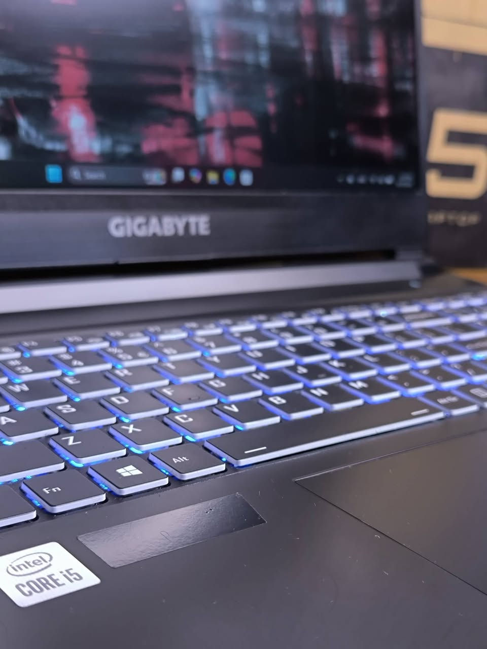 القوية والجميلة من GIGABYTE بكرت شاشة 3060 

GIGABYTE G5 
GPU : NVIDIA GEFORCE RTX 3060 ( 6 GB ) 
CPU : CORE I5 - 10 H 
RAM 16 GB
STORAGE 512 SSD NVMe
Screen 15.6 FHD 144Hz
الجهاز نضافة 97% كامل مع الكارتونة والشاحنة الاصلية 
البطارية 88.98%
كيبورد ضوئي RGB ملون 

مكاني بغداد 
‏‪***********‬‏
