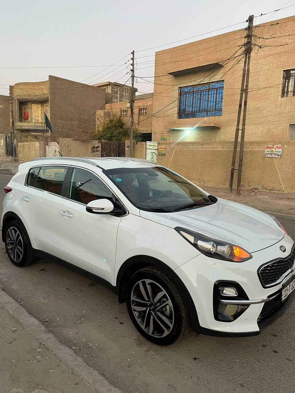 سلام عليكم
سبورتج خليجي 
2019 سياره نص فول سويج شاشة تحكمات سيترن كامره دواره حساسات اشاير بل مري  مواصفاته معروفه
 ماشيه 100. الف
بيه بارد بسيط تلث اصابع بلجامغ جهت سايق وتكحيل جاملغ وباب الصدر  الباقيه مكفول مكينه كير مكفولات شرط السونار 
العنوان بغداد 
السعر 190 وبيه مجال بسيط
رقم الهاتف  ‭***********‬
