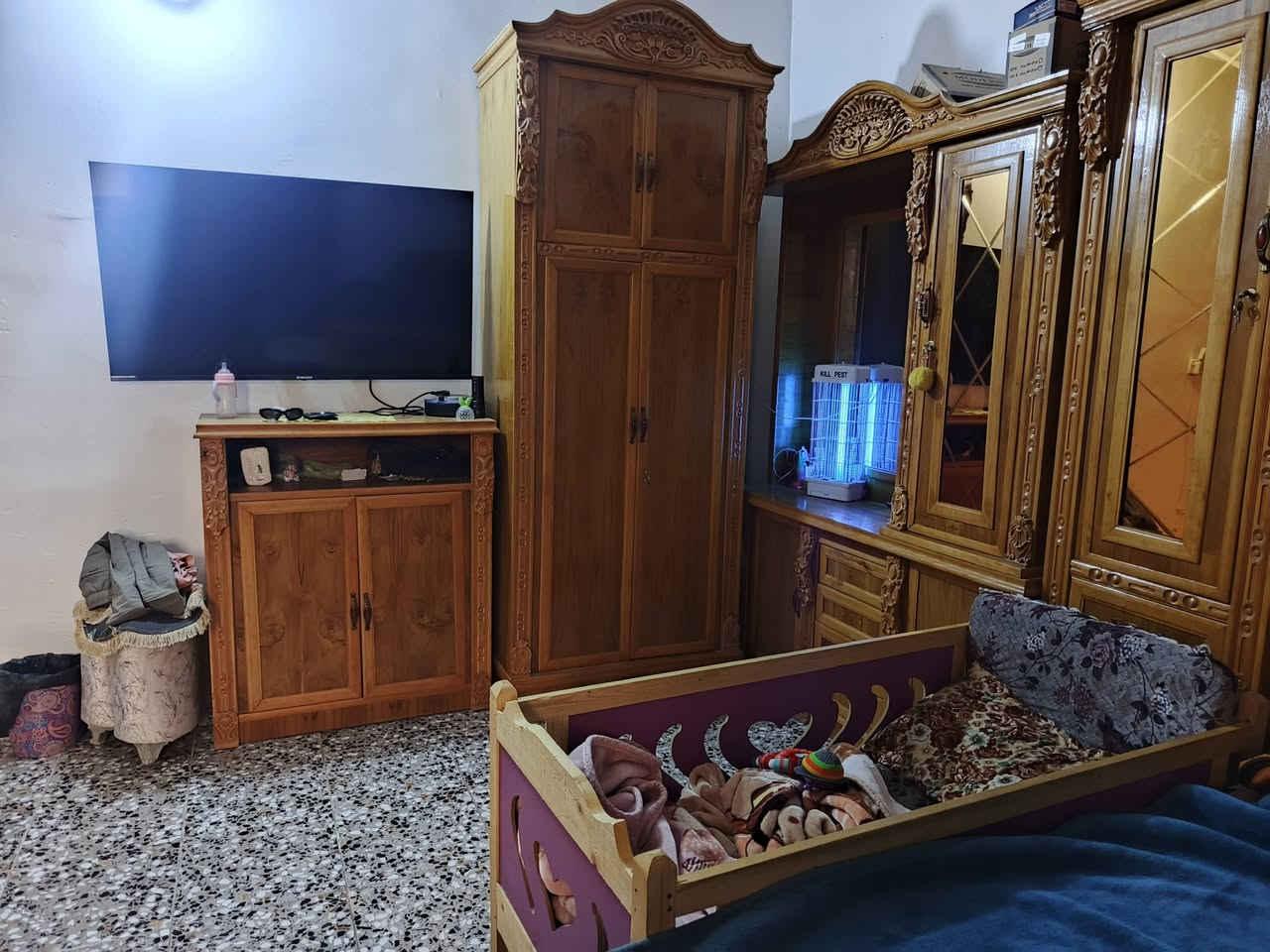 سلام عليكم غرفة نوم صاج تفصال سعرها 1500 وبيها مجال مكان بغداد الفحامة ***********
***********
