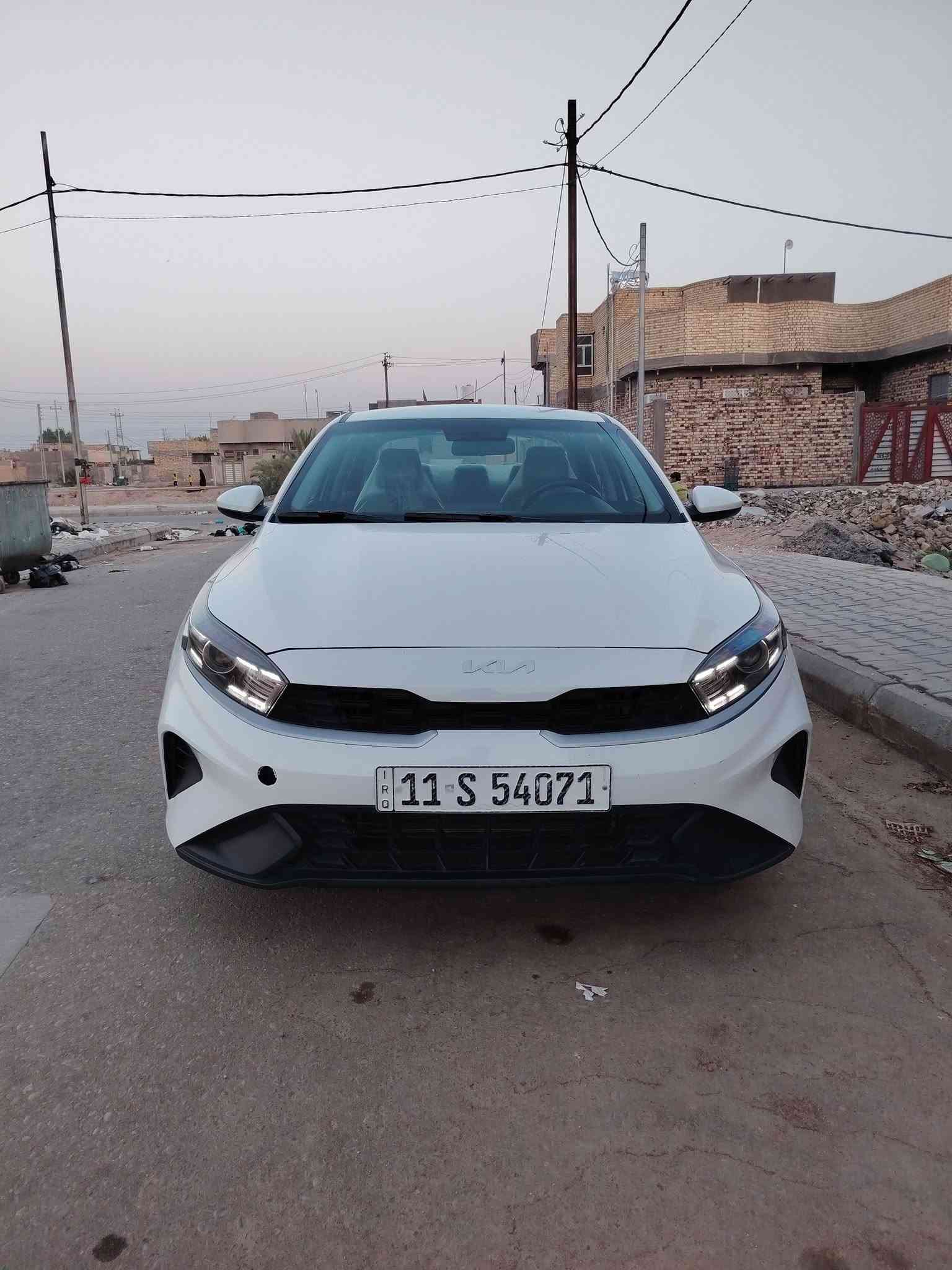 سلام عليكم سيراتو ٢٠٢٣ رقم بغداد باسمي شخصيا محرك ٢٠٠٠ كفاله من فتح وتبديل وصبغ بيهه بارد موضح بالسونار الباقي مكفول مكينه كير تبريد حداديه عله وضع شركه  كفاله تخم تاير دوشمه جاهزه سياره جديده  مكاني السماوه الرميثه السعر ١٦٠ وبيهه مجال لاستفسار *********** او ***********
