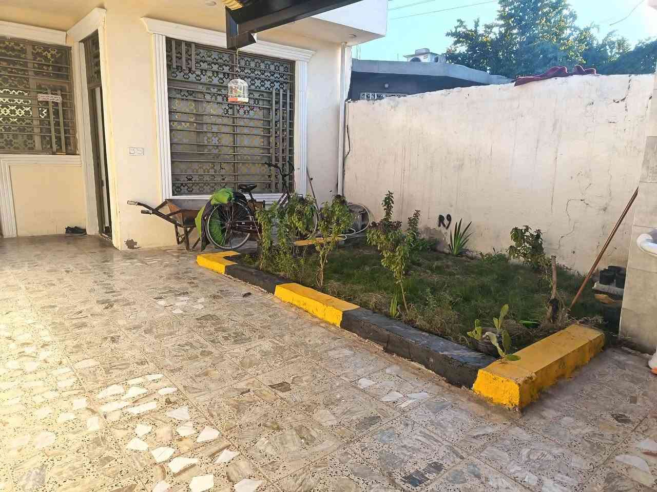 السلام عليكم بيت للبيع  150 متر كامل بناء حديث البيت كامل زراعي مجاري ماء كهرباء تبليط.  صاله مطبخ ترك منور استقبال غرفتين نوم   

  عنوانه جسر ديالى القديم جامع طه
الشراي *********** واتساب واتصال
