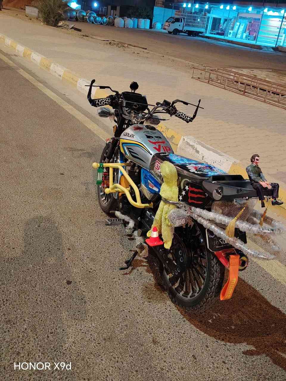 السلام عليكم
دراجة للبيع محرك 250 بلاديه كاملة من كلشي ماتحط عليها ولا ربع مجمبزة وكلشي بيها بلادي ع الفحص
بيها منفيس 
المكان عامرية الفلوجة 
للاستفسار اكثر تواصل وياي ***********
واذا مو شراي رجاء لا تتعبني

نص مكتوب في الصور:
- HONOR X9d