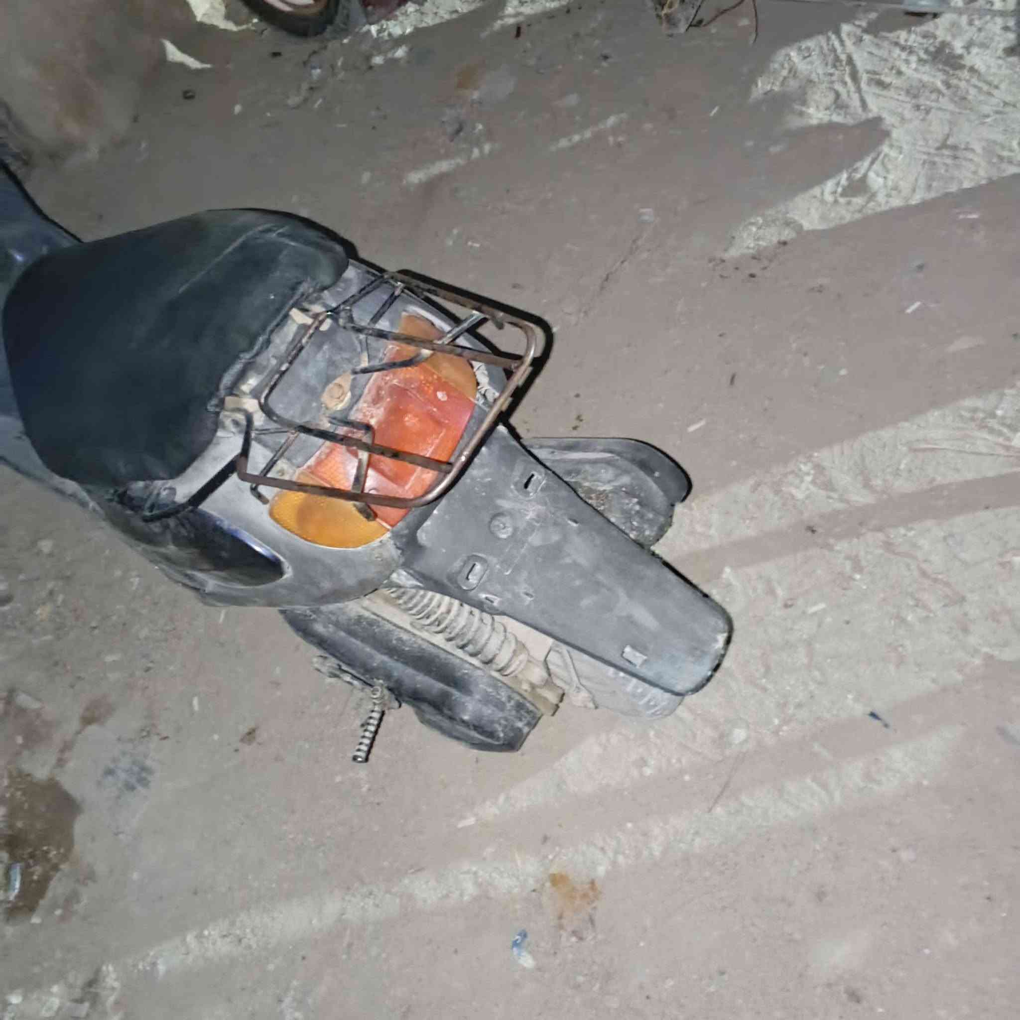 دراجة منغولي نگرة كلشي مكفول شاصي مكينة كله مكفول عوزها بس سلة ب175 الف وبيها مجال رقم ***********
