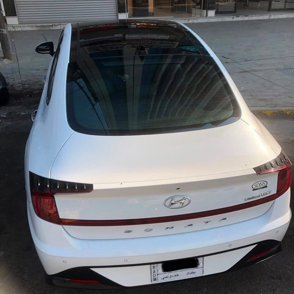 السلام عليكم 
سوناتا فووول مواصفات Limited اعلى فئة 
البجم كبس شركة 
الموديل 2022
الرقم بغداد بأسمي بيع فقط بدون مرواوس

الضرر أمريكا كلش بسيط بدون ارباك تبدل جاملغ امامي نفس اللون وصبغ حافه الجاملغ الخلفي وطرف الباب لغد وشاصي مكفول صور الحادث موجودة الكير والمحرك مكفولات 

المواصفات 
🔹السيارة هونداي سوناتا LlMlTED لون أبيض 
 🔹المحرك: 1.6T تيربو رياضي 
🔹حجم الويل سبورت ويل كب  18 
🔹5 كامرات 360 امامي خلفي جوانب 4k
🔹 دشبول دجتال متغير 3 الوان مع وضعيات القيادة
🔹تقديم وترجيع عن طريق البصمه
🔹داتا شو عرض ع الجامة الامامية 
🔹لدات داخليه بلادي أصل 
🔹لايتات اربع عدسات زينون اصل مع حاجب LED مع اشارة LED
🔹قمارة بانوراما
🔹رادار امامي مانع تصادم
🔹رادار جانبي (نقاط عمياء) بالمرايا الجانبية
🔹 اوتو هولد
🔹شاحن لاسلكي ( wireless)
🔹انارة داخلية 360 
🔹 لايت 4 عدسات زنون 
🔹 4 رادرات + توقف تلقاني عند الاقتراب من الخطر 
🔹گير شفتات بلستيرن رياضي 
🔹 نظام الترحيب عند الاقتراب داخل وخارج السيارة 
🔹اشاير بالمرايا الجانبية
🔹كامرة خلفية دوارة اصل مع الستيرن
🔹شاشة الدشبول حجم كبير للتحكم بأيعازات السيارة
🔹كشنات السيارة جلد ( تدفئة + تبريد )
🔹 رادار مانع تصادم 
🔹 رادار جانبية ( تحذير النقطة العمياء )
🔹گشن ذاكرة (خزن ميموري) لكرسي السائق
🔹تحكم فول كهرباء لكرسي السائق والراكب
🔹تدفئة وتبريد للكشنات الأمامية
🔹تبريد قطعتين امامي وخلفي
🔹گير لمس
🔹تشغيل عن بعد
🔹سستم صوت BOSE 
🔹سايد بريك دگمة
🔹 الصندوق كهرباء ذكي عند الاقتراب يفتح تلقائي 
🔹تحكم ستيرن جهتين بلوتوث وحاكية وكروس سرعة وتحكم صوت 
🔹نظام ABS مانع انزلاق 
العنوان بغداد 
 للاستفسار ع الرقم ***********
