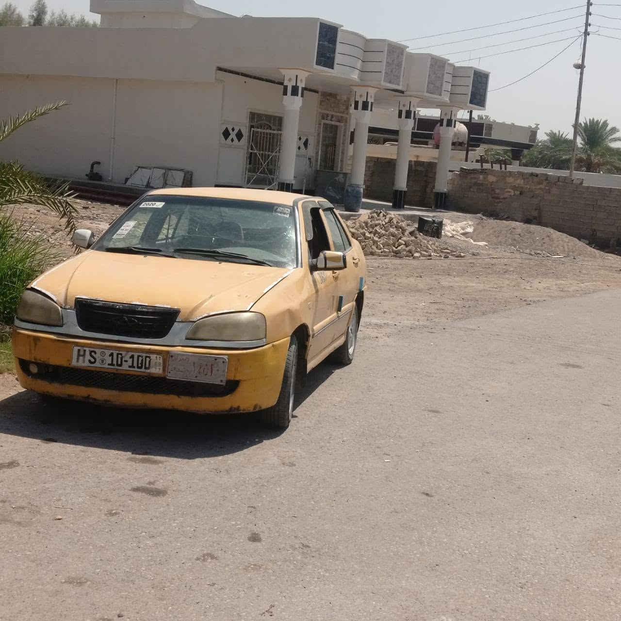 سلام عليكم 
شيري كوين موديل ٢٠١١ مكينة وكير جدد كشر بلادي كهربائيات شغالة رقم احمر سنوية عضم عاج بيها واجهية مصفرة هيئة راعيها بل مدينة مضيعين رقمة عنواني الشعلة السعر ١٠بيها مجال  
***********
