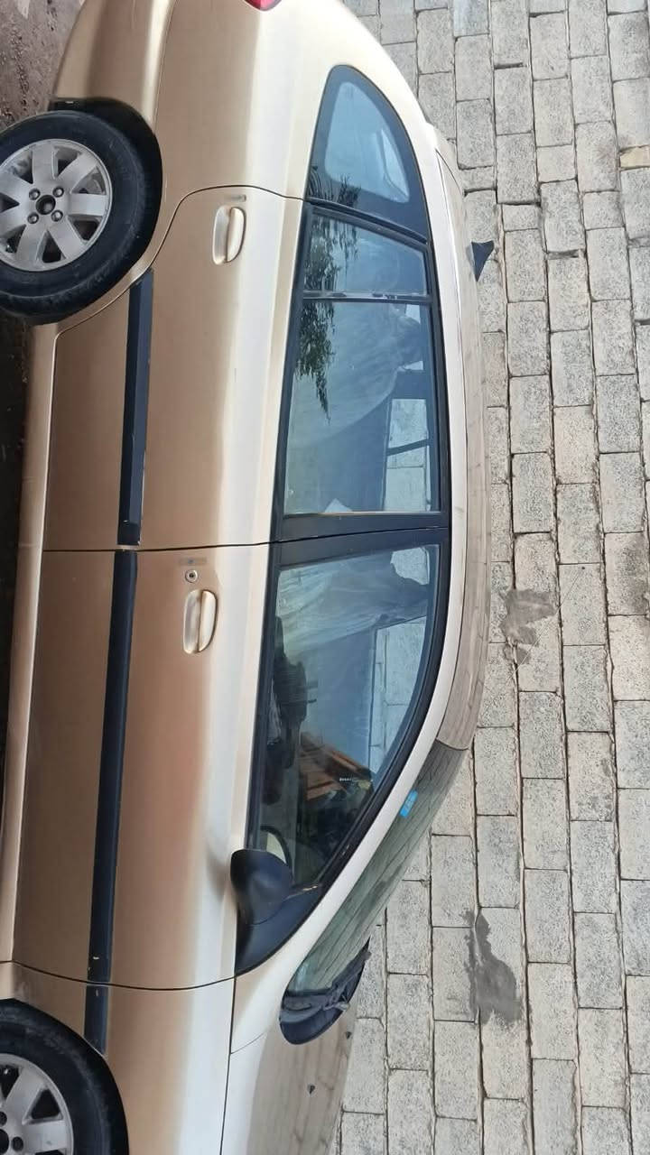 السلام عليكم سياره كيه ريو مو ديل 2002كير محرك صدر حداديه تخم تاير 
باسمي السيارة سيارة مال جناي العنوان بغداد بسمائه الرقم ***********وتساب  بي
