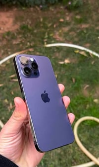 14 برو ماكس للبيع  ذاكرة 256  بطارية (83)🔋 نظيف كلش  مبدل(ظهر فقط) كار...