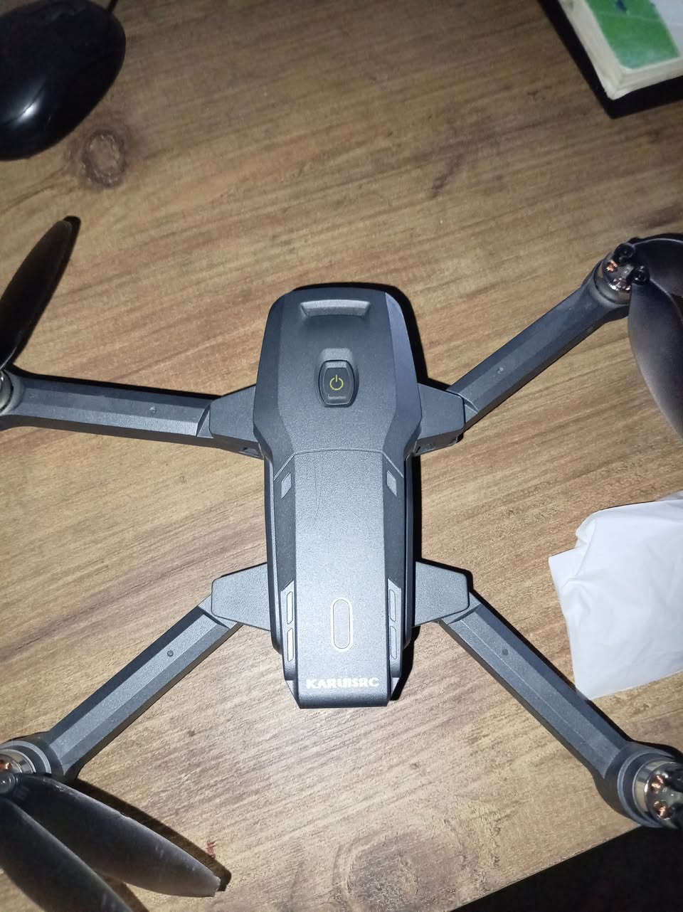 بسبب الوعود الكاذبه درون أحترافي k600 نظافه ٩٥ بطاريات عدد ٢ جويستك رام خزن ٦٤ السعر ١٢٥ للاستفسار على الرقم *********** غير متواجد عله الفيس بسب العمل
