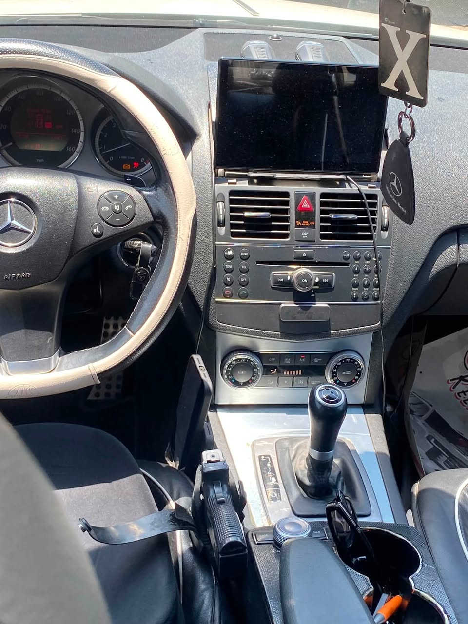 C 300 2008
فول سيارة 
داخل اسود 
محرك 350 مرغوب عقل فوك m272 
سيارة جاهزة بدون نقص 
تفاصيل اكثر ***********
