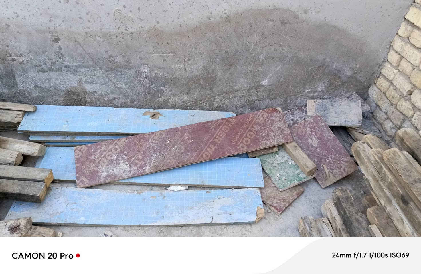 سلام عليكم  يوجت قالب خشب للبيع التفاصيل موجود بل فيديو مكاني كوت (***********)/السعر خاص
