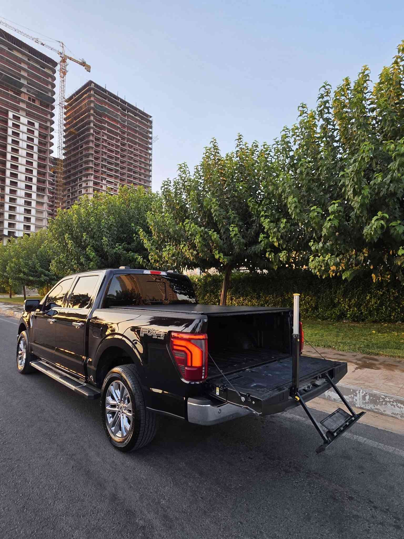 #f150للبيع
2024 lariat (fx4)
V6 3.5 turbo 

السعر: 420$$$

وياها كتاب تضليل مرور (+80%)

ماشيه: 36000 mi
دبل أكسل(4x4)
قفل اكسل
٦ سلندر توين توربو
بانوراما
كيجات دجتال
٢ بصمة 
كشنات امامي تدفئة + تبريد
كشنات امامي تحكم كهرباء
كشنات جلد
سلم خلفي
كير طرح
كير ١٠ نمر
شاشة جبيرة
كاميرات 360 درجة 
حساسات 360 درجة
اشاير بل مري
نقطة عمياء
تشغيل عن بعد 
رادار امامي+ خلفي + جانبي
مرايات هيتر 
باب طويل بدي قصير (المرغوب)
كير و محرك و أكسل حدادية كلة بشرط

  ١ جاملغ امامي صبغ
  ارباك ستيرن  فقط و مرجع بلادي بدون دواخل بدون شاصي

مكان سيارة أربيل
للاستفسار: ***********
فقط بيع بدون مراوس

