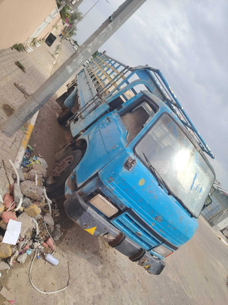 شاحنة • لا تفاصيل