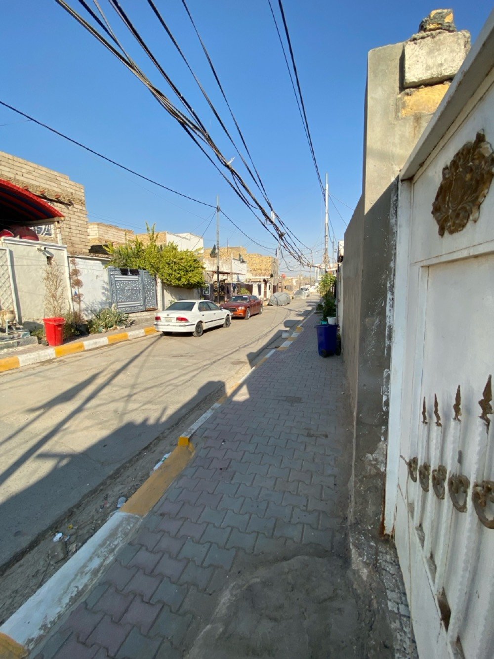 بيت للبيع 200متر// مكان حي العسكري الثاني قرب المدرسه الصينيه السعر 120قفلة