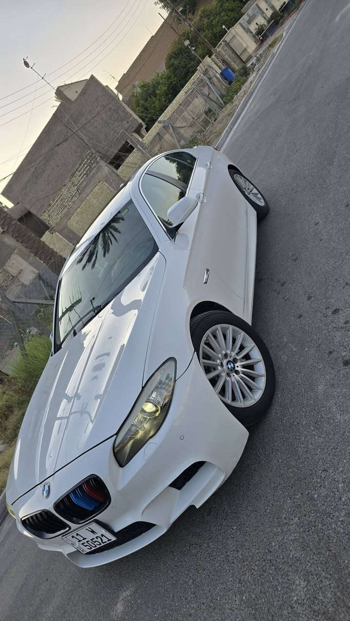 بي ام 2011 امريكي حجم 535 محرك N55 نوزل قصير 
أرغب شي بل بي ام تخم تاير تبريد ثلج صدرها نص عمر 
محرك 6V سلندر  سياره بيها قطعيتن صبغ 
السعر 145 بيها مجال الاستفسار *********** مكاني بغداد
