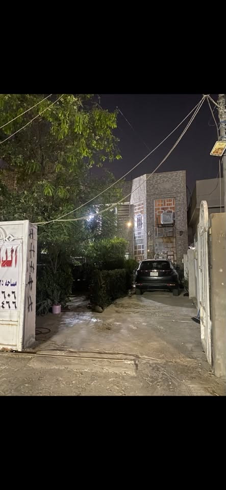 سلام عليكم
بيت للبيع طابو ملك صرف 

موقع البيت ( الكماليه /شارع الجامع )

مواصفات البيت :

(البيت متكون من طابقين الطابق الأرضي يحتوي على غرفتين نوم ومطبخ و استقبال / الطابق الثاني يحتوي ايضاً على غرفتين ومطبخ و استقبال )

(كل طابق الكهرباء و الماء مفصولات )

(الطابق الثاني يحتوي على درج منفصل خارجي مطل على الطرمه) 

مساحة البيت (225) متر 
واجه (7.5)
نزال (30) 

السعر (330) مليون وقابل للتفاوض 

للاستفسار اكثر الاتصال على الأرقام الاتيه

‭***********‬

‭***********‬
موجود واتساب
