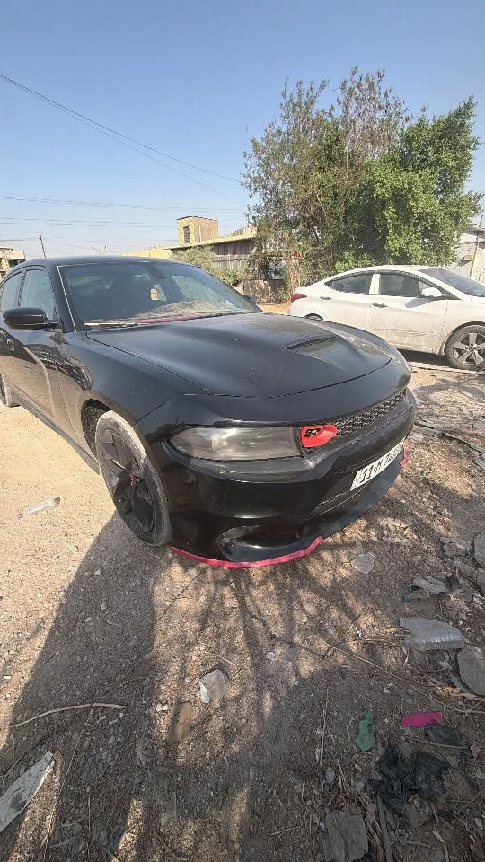 بعد التحيه دوج جارجر ٢٠١٥
التفاصيل 

رقم بغداد انكليزي مداور ثاني يوم

مصبوغه حزام جماليه فقط 

حتدثها جاملغ خلفي عكس السايق

بدون دواخل 

تخم تاير 

باتري جديد 

عليها ادامه جديده السياره كلشي مناقصها كبل للشارع

مكاني بغداد 

محرك ٣٦٠٠

كفاله لغود وشواصي بجم كبس

السعر المطلوب ١٤٥ بيها مجال شي بسيط جداً 

هـ ***********
