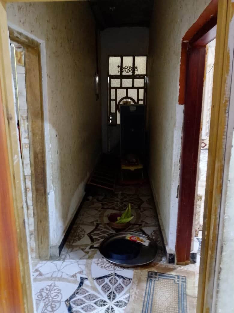 دار سكن للبيع طابقين⛪️
بيت حلو جاهز لسكن منطقة هدوء كافة الخدمات متوفرة بالمنطقة
•مساحة البيت 370متر
•يحتوي البيت على طابق الاول
غرف عدد 2 سويت 
ومطبخ
وصالة 
وديوان 
وكراج 
طابق الثاني
غرف عدد 2
وصالة
ومطبخ
و صحيات داخلي و خارجي
البيت مرتب وجاهز لسكن
•جنس_العقار :: وقف سني مسجل أصولي ورسمي
•العنوان/ البصرة محيلة طريق الوسطي 
 ~سعر البيت 80مليون و بي مجال
• ~للاستفسار الاتصال على الهاتف 📞📳
📳((***********)
