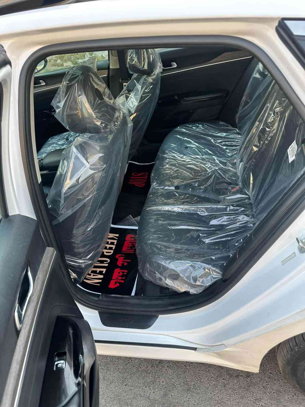 السلام عليكم حبايب 🩶
🚘 للبيع كيا K5 EX موديل 2021 فول مواصفات، اللون ابيض ، وارد أمريكي، سيارة نظيفة جداً، جاهزه ومناقصها اي شي 

✨ المواصفات:

* محرك 1Turbo 1600 

* جير أوتوماتيك 8 سرعات.

* بانوراما طكتين 

* 4 أوضاع قيادة: Smart - Custom - Sport - Normal

* قيادة شبه ذاتية (Lane Following Assist).

* مثبت سرعة ذكي (Smart Cruise Control).

* تحذير الخروج عن المسار مع تصحيح المسار.

* بريك طوارئ تلقائي (Automatic Emergency Braking).

* نظام الثبات الإلكتروني (ESC).

* نظام مانع الانزلاق (Traction Control).

* مراقبة النقطة العمياء (Blind Spot Monitoring)

* كاميرا خلفية مع حساسات أمامية وخلفية.

* شاشة كبيرة تدعم Apple CarPlay وAndroid Auto.

* نظام صوت BOSE الأصلي.

* تشغيل بصمة وبصمة أبواب (Smart Key).

* تشغيل عن بعد.

* مرايا شفط وقلاب كهربائية.

* فتحة سقف بانوراما.

* مقاعد جلد باللون الاسود 

* مقاعد أمامية كهربائية.

* تبريد وتدفئة للمقاعد الأمامية.

* تدفئة المقود.

* ميموري (Memory Seat) لمقعد السائق.

* شاحن لاسلكي.

* مكيف أوتوماتيك دبل زون.

* إنارة LED أمامية وخلفية.

* حساسات إنارة أوتوماتيكية.

* Auto Hold.

* فرامل يد إلكترونية (EPB).

* الدشبول صاجي 

📌 العداد: 75  ألف Mile.

📌 الحادث: كما موضح بالصور 

📌 السيارة بدون إيرباك، بدون لغود، بدون شواصي، وبجم كبس 

📌 رقم أربيل حره بأسمي تحويل ثاني يوم مكاني بغداد غزاليه اي استفسار *********** السعر 143
