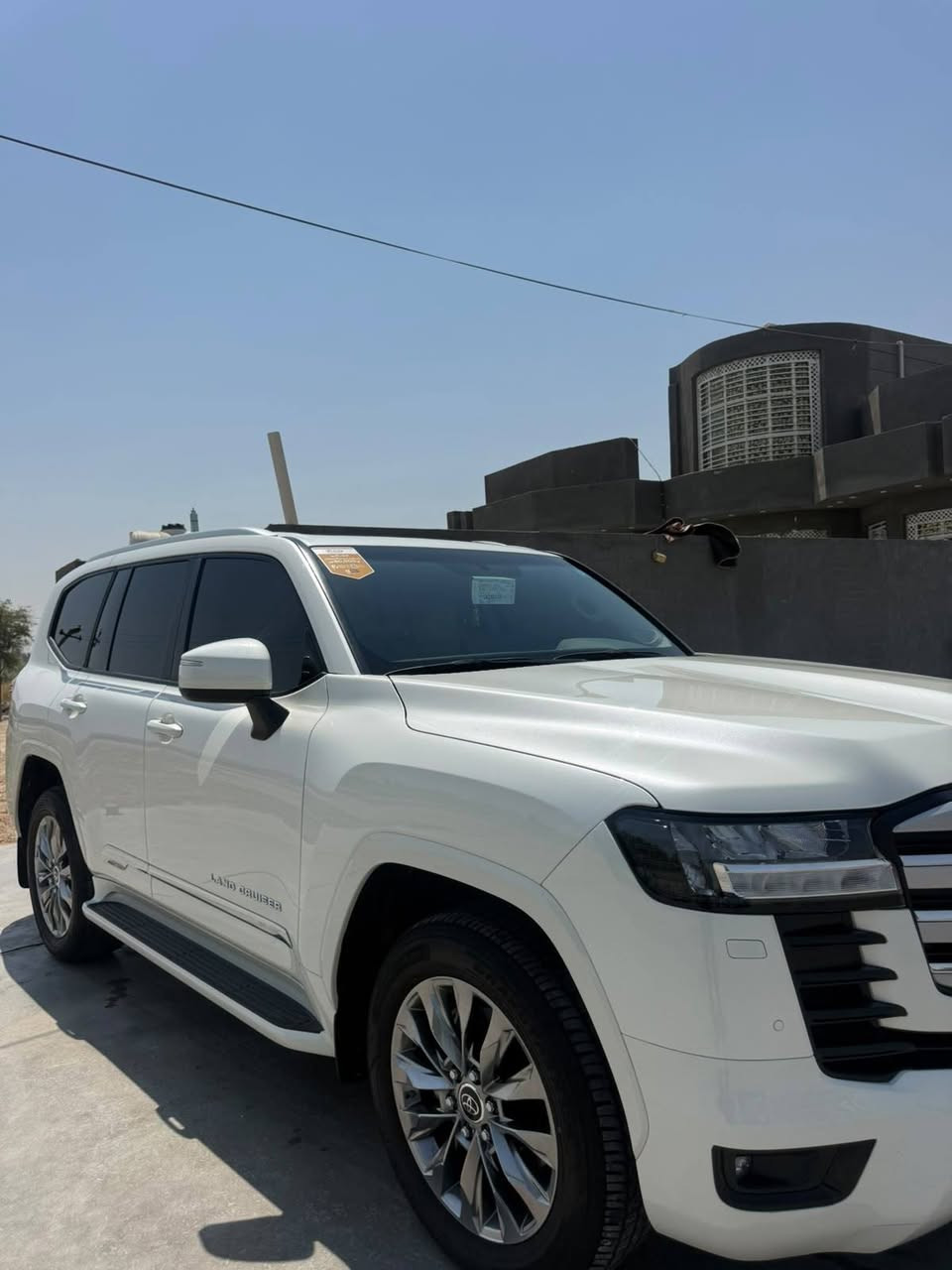 🔥 تويوتا لاندكروزر GXR 2025 توين تيربو ماشيه (5)الف بوضع الزيرو
Land Cruiser 300 GXR | 3.5 Twin Turbo

▫️ موديل 2025 مغلفه بي دي اف 

▫️ محرك V6 3.5L Twin Turbo

▫️ قوة 409 حصان 💪

▫️ عزم 650 نيوتن متر

▫️ قير أوتوماتيك 10 سرعات

▫️ دفع رباعي 4×4

▫️ 7 مقاعد

▫️ خزان وقود 110 لتر

▫️ شاشة وسطية كبيرة مع Apple CarPlay & Android Auto

▫️ عدادات رقمية

▫️ تشغيل بصمة / زر

▫️ كاميرات وحساسات

▫️ أنوار LED

▫️ مكيف أوتوماتيك

▫️ مقاعد جلد

▫️ تحكمات متعددة من المقود

▫️ جنوط ألمنيوم

▫️ لون أبيض لؤلؤي 🤍

🔥 قوة التوين تيربو… وفخامة اللاندكروزر… وسيارة للّي يعرف قيمة الـ GXR.

السعر 775 سعر الزيرو 840

***********
