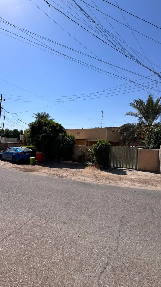 🏡 بيت للبيع | الراشدية - طريق الجزيرة (منطقة كاظم العلي)
• ​المساحة: 260 متر (واجهة 18 متر)
• ​الملكية: سند 25 ملك صرف - طابق واحد
• ​التفاصيل: 3 غرف نوم + استقبال + مطبخ + حديقة + كراج داخلي + مخزن ساندويج بنل على السطح.
• ​📞 للتواصل: [***********]
💰 للسعر: التواصل على الرقم المرفق

