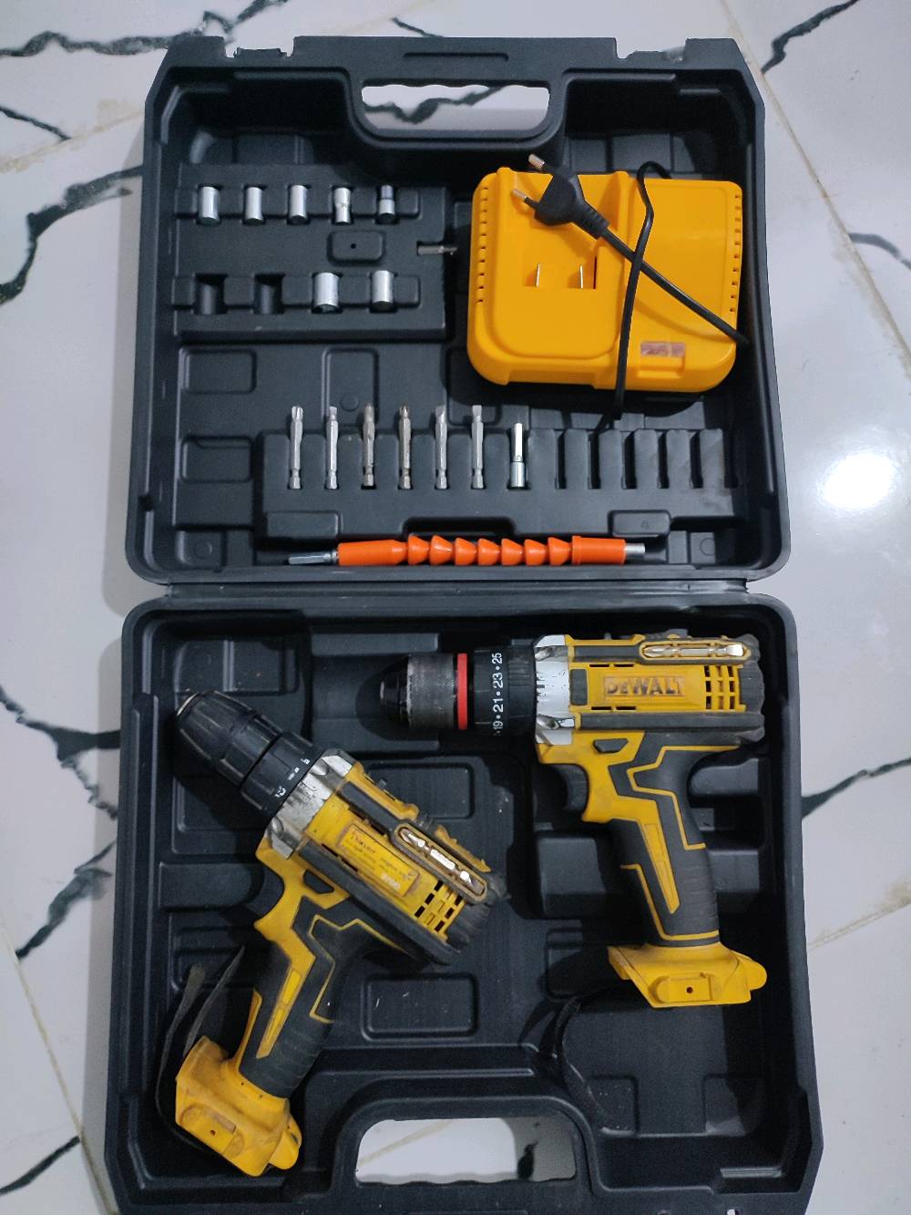 ڪلهن بـ35الف 
ناقصهن بس بطاريات