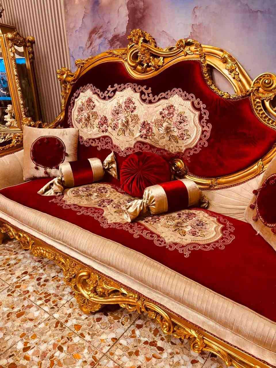تخم مصري ملكي نضيف جدااا شغل. حفر ثقيل 10مقاعد مع طبله وسطيه تفاصل اكثر اتصل ***********
