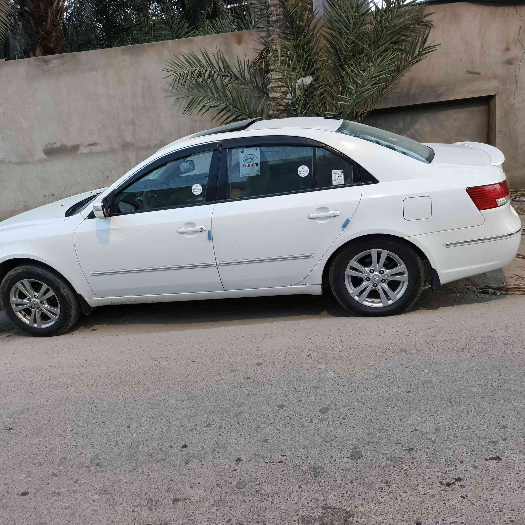 سلام عليكم سوناته خليجي بيه جاملغ خلفي صبغ وباب الباقي جماره تبريد تدفئه سيارا جاهزه مكينه 2400 دوش ترايه لربيل موديله 2011 مكاني حله المركز *********** سيد محمد أبو رضه
