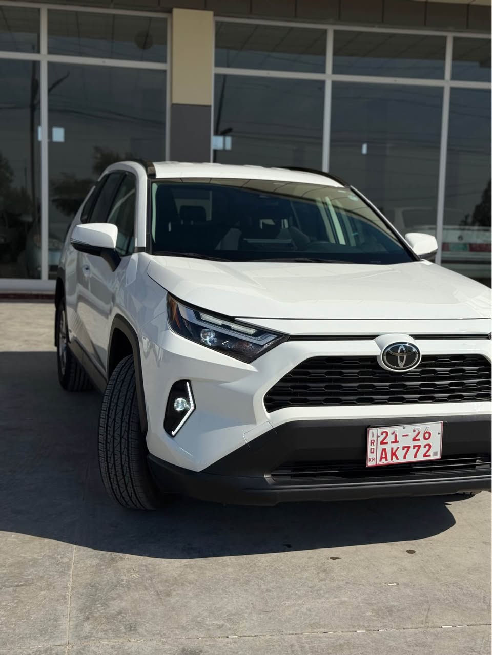 تويوتا رافور ٢٠٢٥ هايبريد 
مواصفات LE امريكي ، ماشيه 6الف مايل
دبل اكسل AWD  ، تبريد خلفي ، مكينه 2.5 ، كاميره خلفي ، حساس ، رادار ، لايت زينو ، بلاجكتور ، ABS , تحديد سرعه گيج إلكتروني ، گير و محرك شرط ، سياره نظيف جدا  سياره بجم كبس والضرر واضح في سونر ، سياره سويتلها فحص و هزه 100% سياره جاهز للرقم و مجالها للرقم شهرين ، لأي استفسار اتصل *********** دهوك, العراق

نص مكتوب في الصور:
- BIDCARS