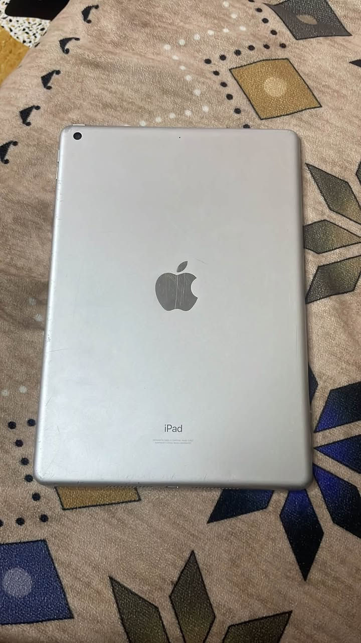 آيباد ٩ • ٦٤ • ما مفتوح