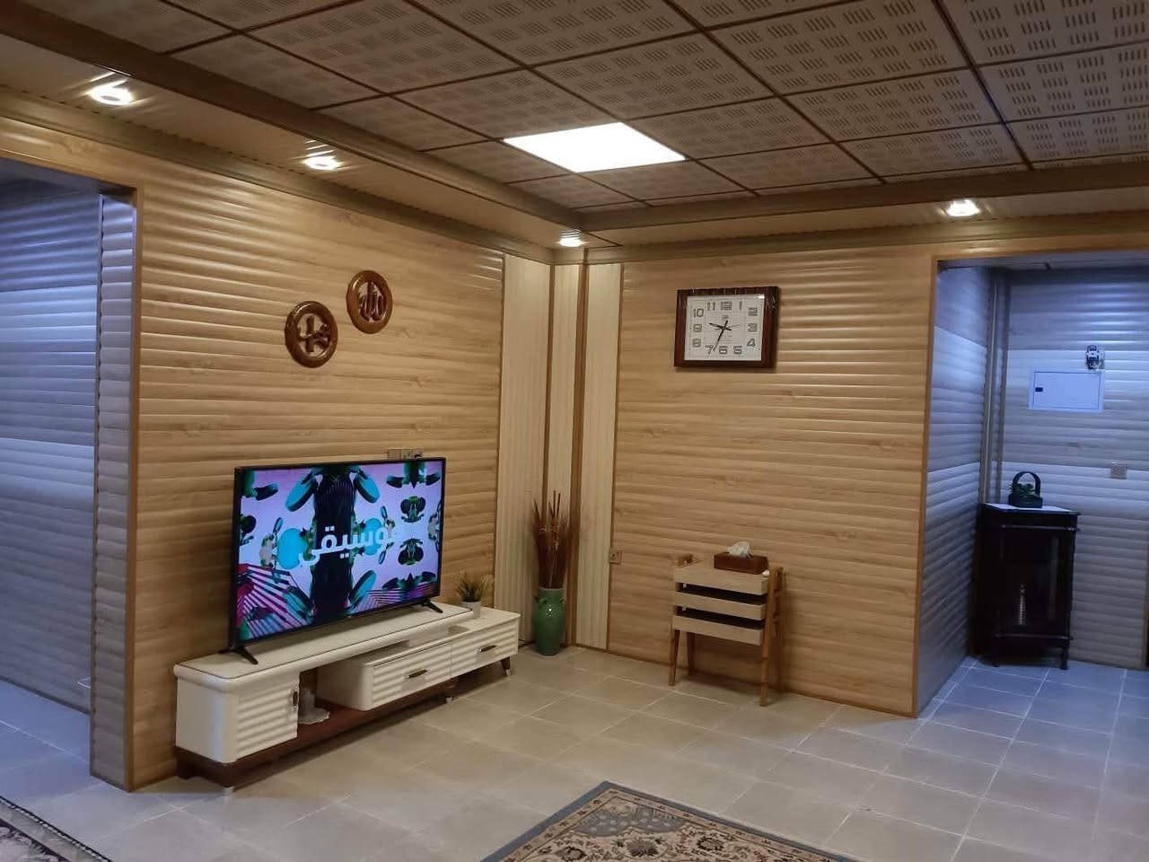 3 دفاتر و 65 للبيع مجمع شاهان ستي 
128 متر غرفتين حمامين بلكونتين مطبخ 
للاستفسار اكثر ***********
