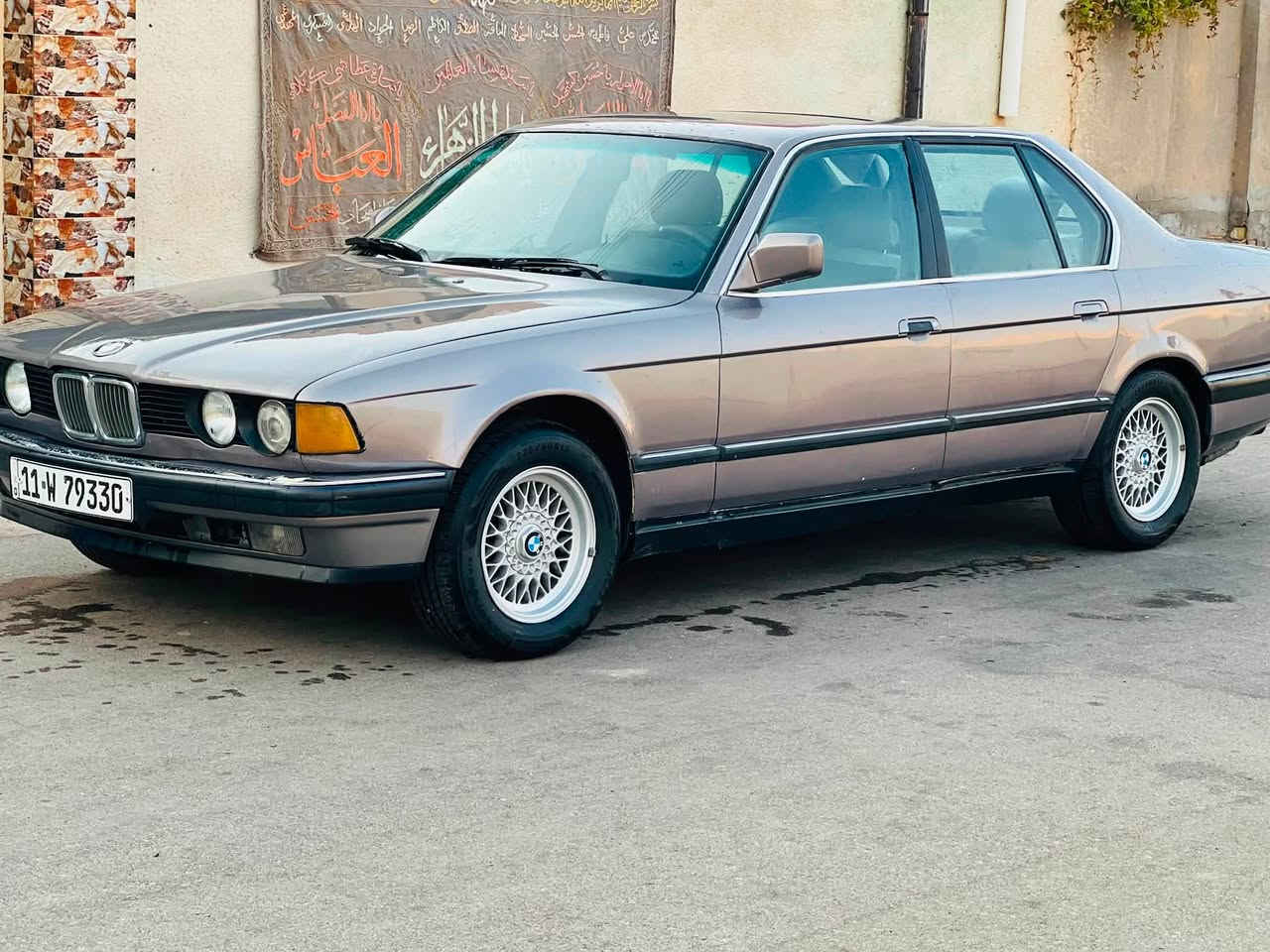 بيئم حجم 735 مكينه وكير بلادي كير عادي الكير سبع نمر موديل 1990 رقم بغداد تحويل مباشر سنويه إلى ٢٧ بيها منضومه  غاز عوزها ادامه مصبوغه عام للجماليه فقط سياره عل لبلاد نفس الصوره السعر ٤٥ وبيه مجال حك الجيه المكان ميسان ناحيه علي الشرقي 
متواجد علا هاذ الرقم فقط : ***********

