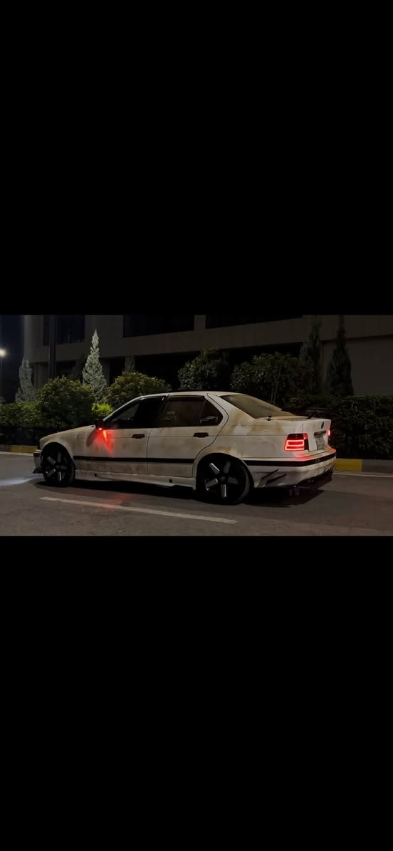 بي ام ٣٢٠i • ١٩٩٢ • سليماني