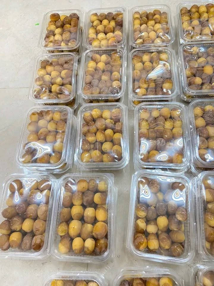 تمر برحي درجة اولى سعر الكيلو 2500 للحجز خاص مكانة بشجيرية احجز طلبك لاتفوتة أو الاتصال بنا عل الرقم *********** شرط نفس الصورة
