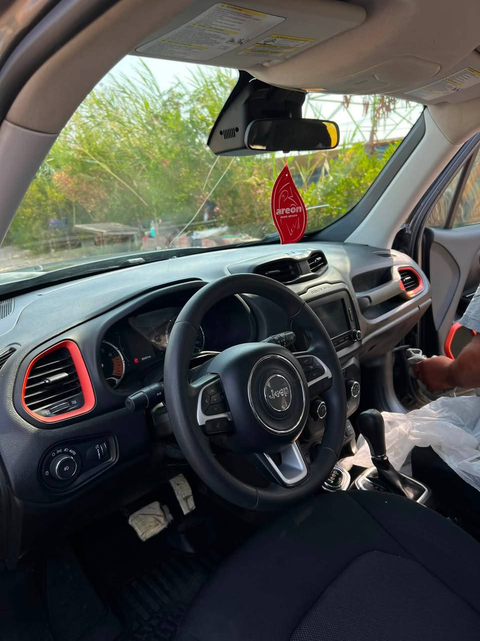 السلام عليكم اخوتي
� للبيع جيب رينيجيد 2020 🚘

🔹 موديل 2020
🔹 ماشية 91 ألف
🔹 رقم السليمانية
🔹 تحويل ثاني يوم
🔹 محرك، كير، صدر، وتبريد كله مكفول
🔹شواصي ولغد مكفول
🔹 نص فول
🔹 حادثها قطعتين مثل موضح بالصور
ديالى بعقوبة الهاتف:***********

125💵 وبيه مجال

