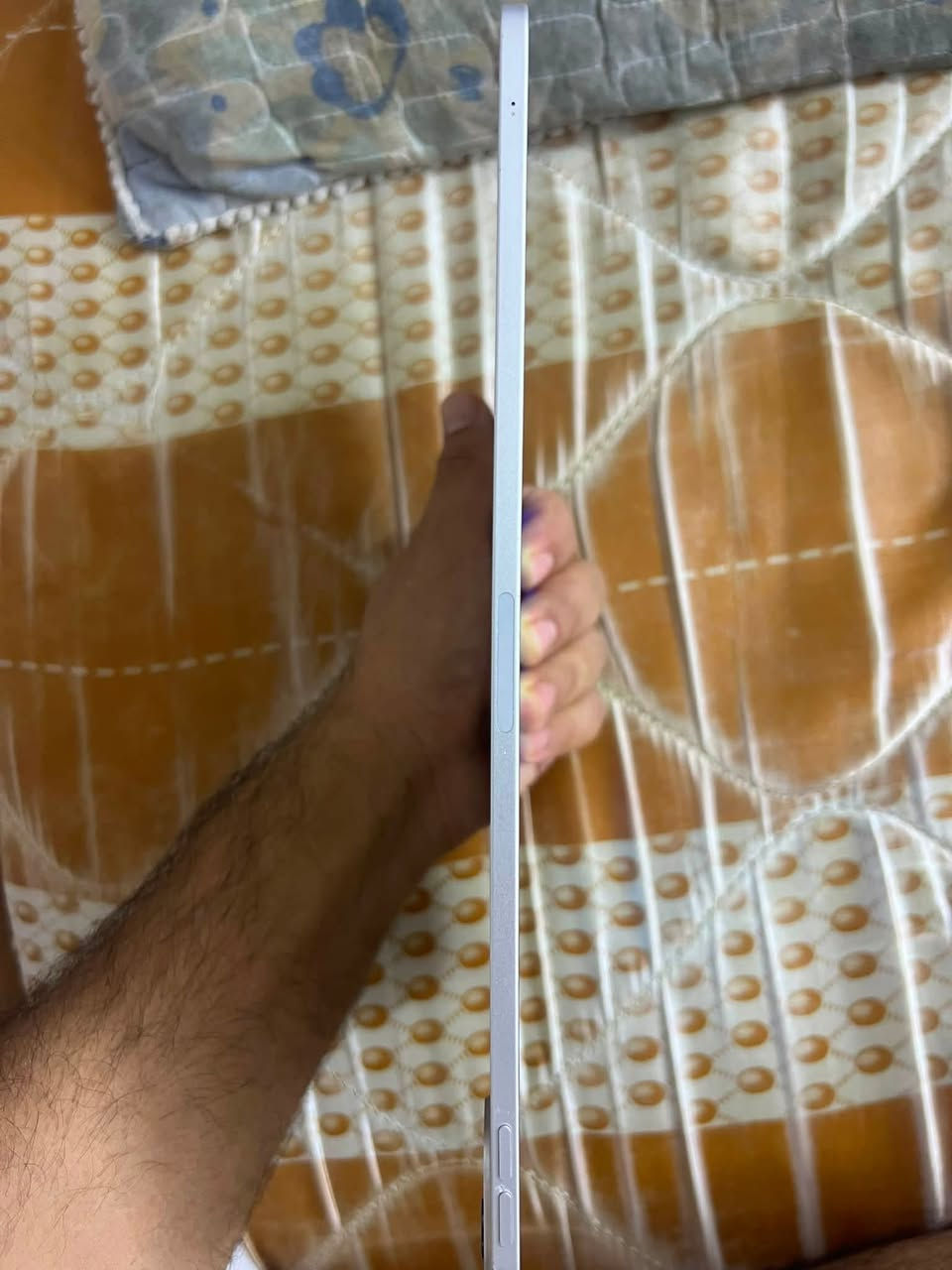 ايباد برو معالج m4 نظيف ومرتب فول بطاريتة مثل ماموضح بالصورة. مكفول من الفتح والتصليح   سعرة. مليون و 50 وبي مجال بسيط جدا. للتواصل.  
***********

