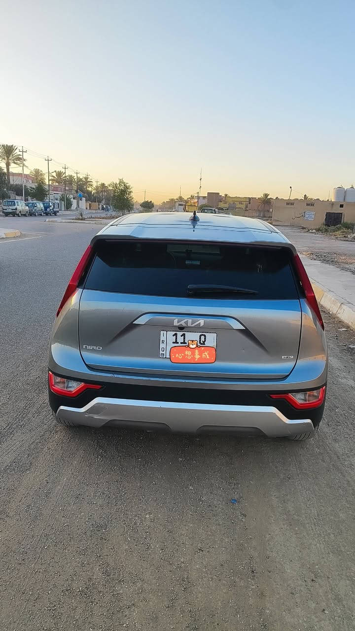 KlA NIRO Hybrid
سيارة اقتصادية عائلية 
رقم بغداد 
كيا نيرو هايبرد
الموديل2023
المحرك  هايبرد 1600CC
• نظامين سبورت ايكو
• شاشة كبيرة
• كاميرا خلفية
•كراسي مخمل
• رادار امامي
•مانع تصادم 
محدد مسار
• تصحيح مسار
• مثبت سرعه
• مانع انزلاق
• اناره ترحيبه
• مانع تجاوز
• حساسات مانع تجاوز
•حساسات خلفيه 
• نقطة عمياء 
• شاشة اعطال
• زجاج كهرباء 
• ويل قياس 16 
• اضوية امامي زنون LED
• اضوية خلفيه LED
• كشافات ضباب LED
• حساسات دخول الانفاق
• نظام GPS + خرائط
• أنظمة قيادة ECO / / Sport 
• تبريد ثلج 
• بلوتوث
مدخل USB + AUX
ماشية 40
زوج تاير جديد
التفويلة الوحدة تمشي أكثر من 860 كيلو متر 
🚗🚗حادث السياره بسيط جامرلغ وباب . البجم سليم كليا
ايرباك سليم. السيارة ليبل واحد بدون تبديل
للاستفسار الاتصال على الرقم
***********
واتس اب متوفر
ماسنجر متوفر
