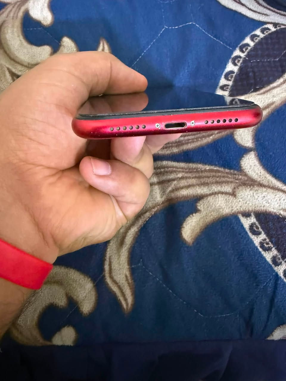 سلام عليكم جهاز 11عادي ذاكره 128بطاريه 96 جهاز نضيف مابي خلل تجي تفحص سعره 250 وبي مجال هاذه رقمي *********** مكاني زعفرانيه
