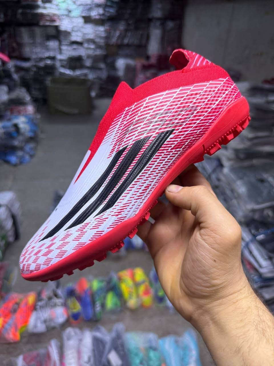 F50 اصلي جديد
قياسات ٤٠ إلى ٤٥
ماستر اصلي جلد كرستال 
يوجد توصيل لجميع محافظات العراق
للحجز والاستفسار  مراسلة الصفحة 
او المراسلة واتساب ***********
